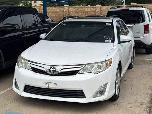 Super White 2012 Toyota Camry XLE