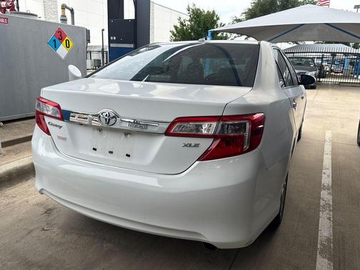 Super White 2012 Toyota Camry XLE