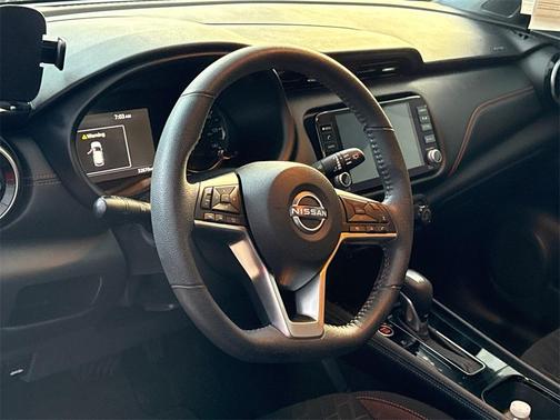 2022 Nissan Kicks SR