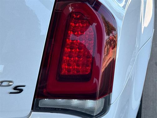 2019 Chrysler 300 S