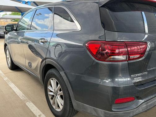 Gravity Gray 2020 Kia Sorento LX