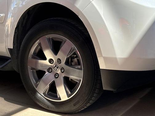 Modern Steel Metallic 2014 Honda Pilot Touring