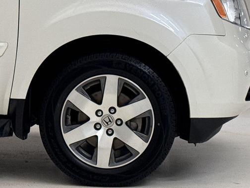 Modern Steel Metallic 2014 Honda Pilot Touring