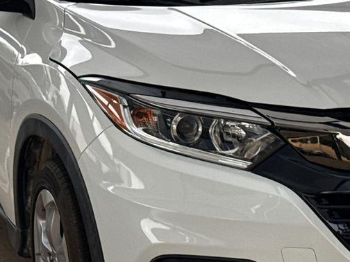 White 2022 Honda HR-V LX