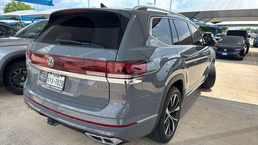 Pure Gray 2025 Volkswagen Atlas 2.0T SEL Premium R-Line