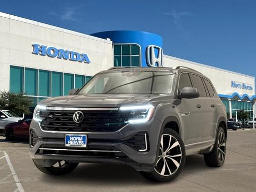 Pure Gray 2025 Volkswagen Atlas 2.0T SEL Premium R-Line