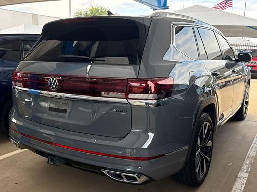Pure Gray 2025 Volkswagen Atlas 2.0T SEL Premium R-Line