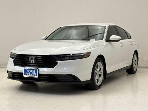 Platinum White Pearl 2023 Honda Accord LX