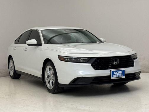 Platinum White Pearl 2023 Honda Accord LX