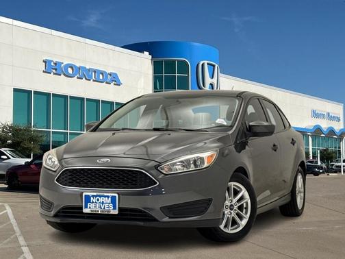 Magnetic 2018 Ford Focus SE
