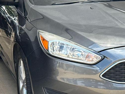 Magnetic 2018 Ford Focus SE