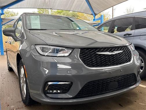 2022 Chrysler Pacifica Touring-L