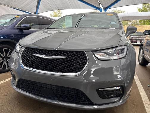 2022 Chrysler Pacifica Touring-L