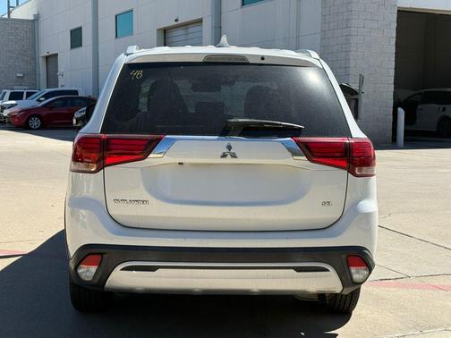 2020 Mitsubishi Outlander 