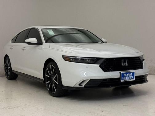 Platinum White Pearl 2026 Honda Accord Hybrid Touring
