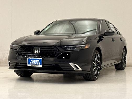 Crystal Black Pearl 2026 Honda Accord Hybrid Touring