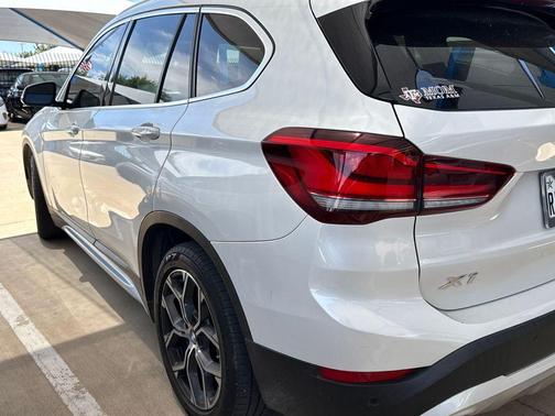 Mineral White Metallic 2021 BMW X1 sDrive28i