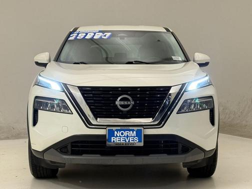 White 2022 Nissan Rogue SV