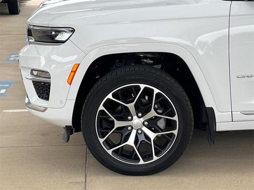 2024 Jeep Grand Cherokee Summit