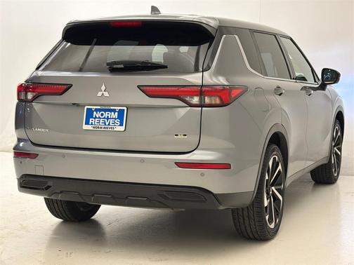 2023 Mitsubishi Outlander SE Black Edition