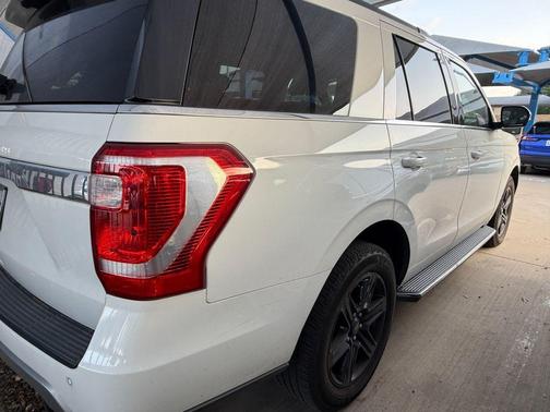 White Metallic 2021 Ford Expedition XLT