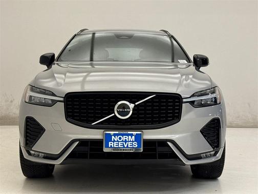 2022 Volvo XC60 B5 R-Design