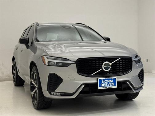 2022 Volvo XC60 B5 R-Design