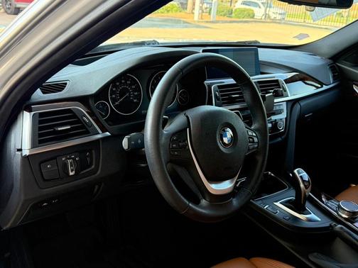 2018 BMW 330 i