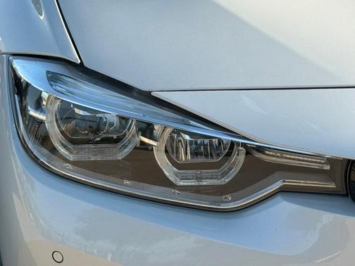 2018 BMW 330 i