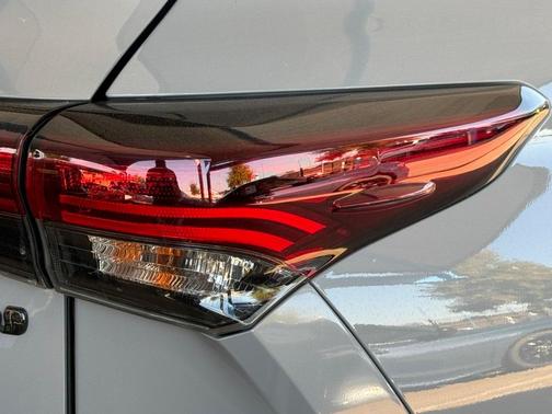 2024 Toyota Highlander Hybrid XLE