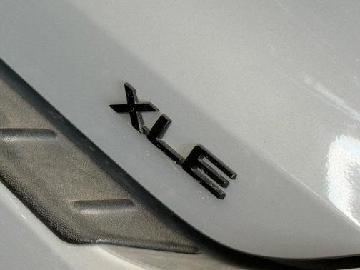2024 Toyota Highlander Hybrid XLE