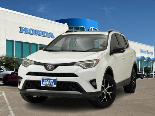 2017 Toyota RAV4 SE