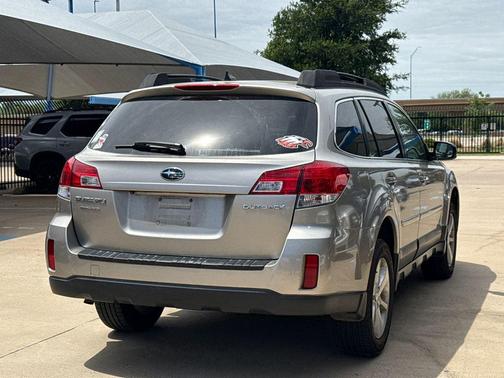 Tungsten Metallic 2014 Subaru Outback 2.5i Limited