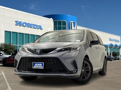 2023 Toyota Sienna XSE