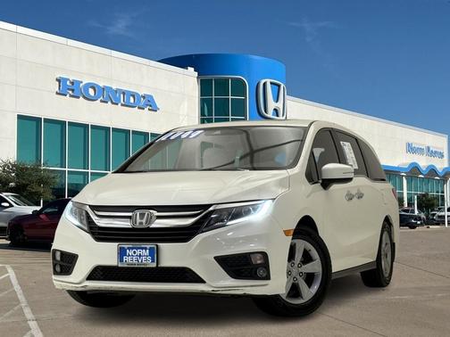 White Diamond Pearl 2018 Honda Odyssey EX-L