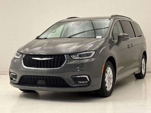 Ceramic Gray Clearcoat 2022 Chrysler Pacifica Touring-L