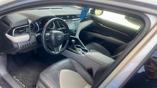 2020 Toyota Camry Hybrid XLE