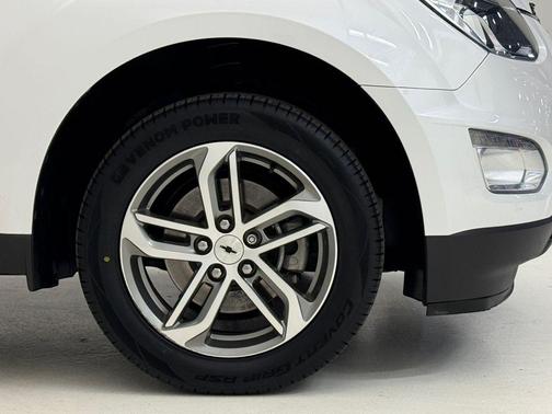 Iridescent Pearl Tricoat 2017 Chevrolet Equinox Premier