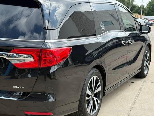 Crystal Black Pearl 2019 Honda Odyssey Elite