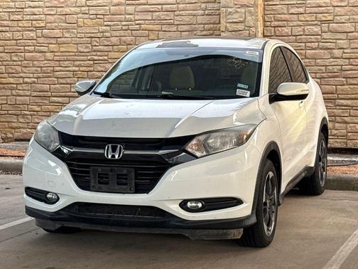 White 2018 Honda HR-V EX