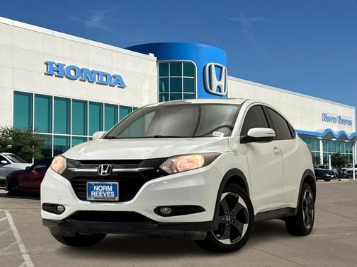 White 2018 Honda HR-V EX