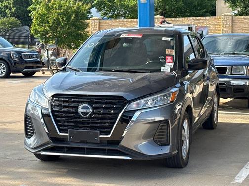 Gun Metallic 2024 Nissan Kicks S