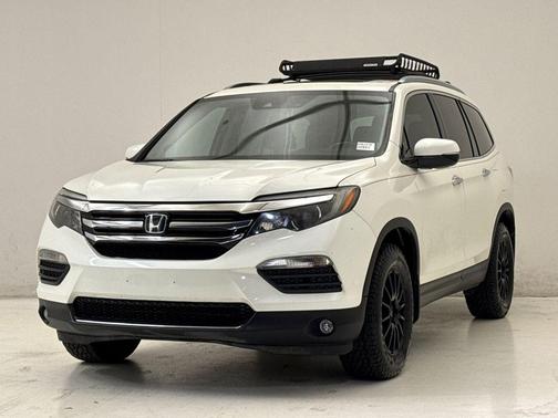 White Diamond Pearl 2018 Honda Pilot Touring