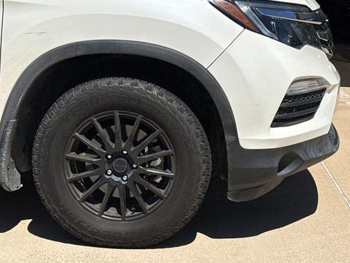 White Diamond Pearl 2018 Honda Pilot Touring