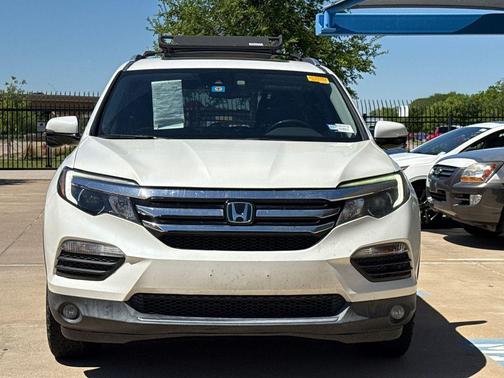 White Diamond Pearl 2018 Honda Pilot Touring
