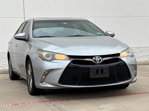 2016 Toyota Camry XLE