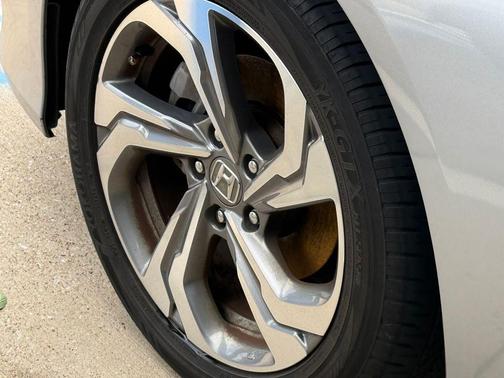 Lunar Silver Metallic 2018 Honda Accord EX-L