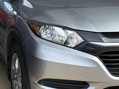 Lunar Silver Metallic 2018 Honda HR-V LX