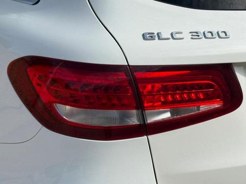 2018 Mercedes-Benz GLC 300 Base