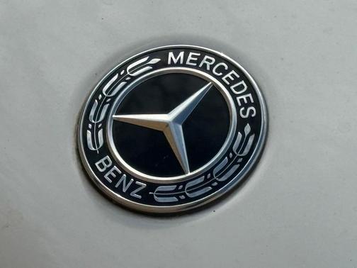 2018 Mercedes-Benz GLC 300 Base